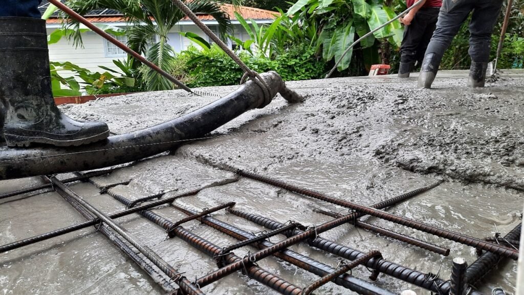 Bombeo de concreto con manguera en losa