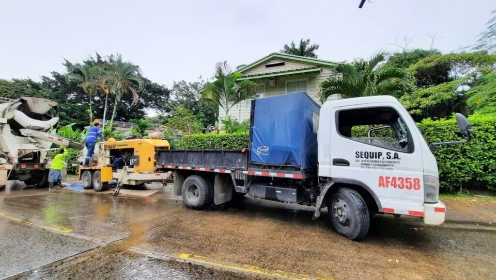 Sequip Panamá - Servicio de bombeo de concreto Plumas y Estacionarias.
